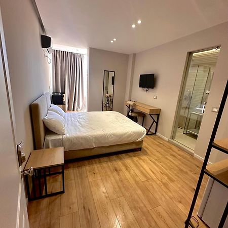 Amazon 8 Guesthouse تيرانا المظهر الخارجي الصورة