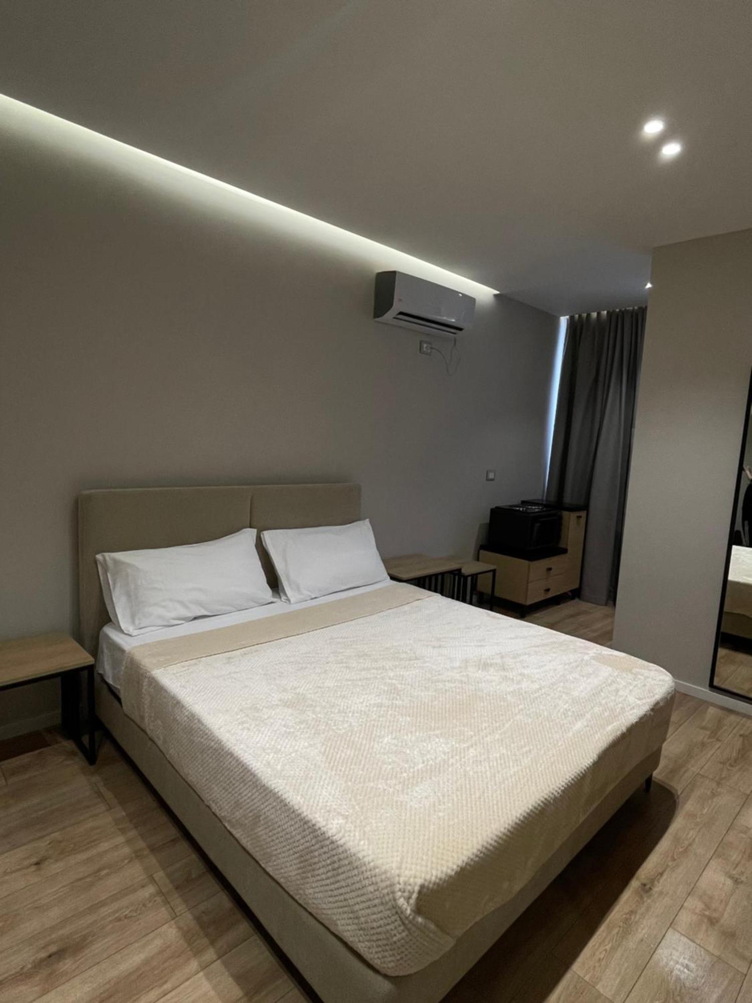 Amazon 8 Guesthouse تيرانا المظهر الخارجي الصورة